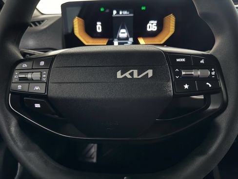Used 2025 Kia K4 FWD image 29