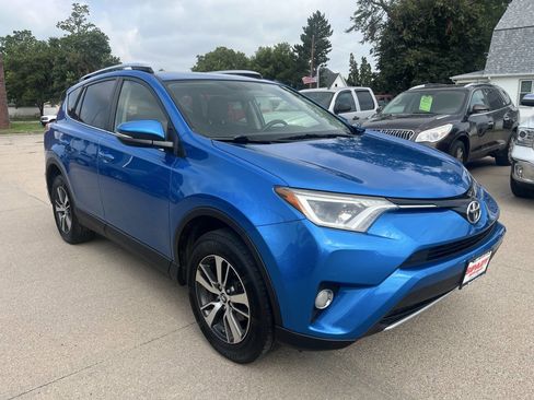 Used 2016 Toyota RAV4 XLE image 2