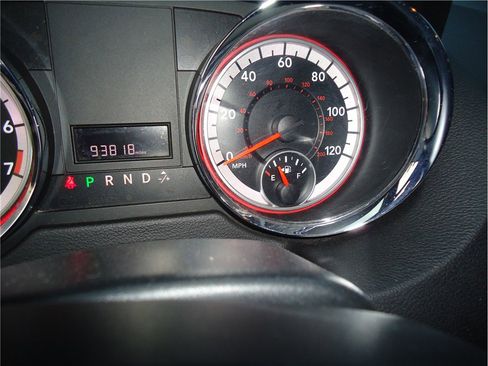 Used 2019 Dodge Grand Caravan SXT image 31