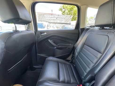 Used 2017 Ford Escape Titanium image 34