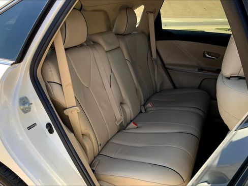 Used 2011 Toyota Venza AWD w/ Premium Pkg #2 image 19