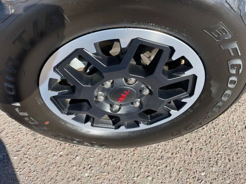 Used 2025 Toyota Tacoma SR image 28