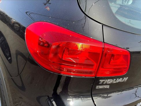 Used 2017 Volkswagen Tiguan Limited w/ Premium Package image 30