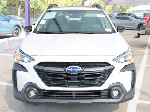 Used 2025 Subaru Outback Premium AWD/4WD image 9