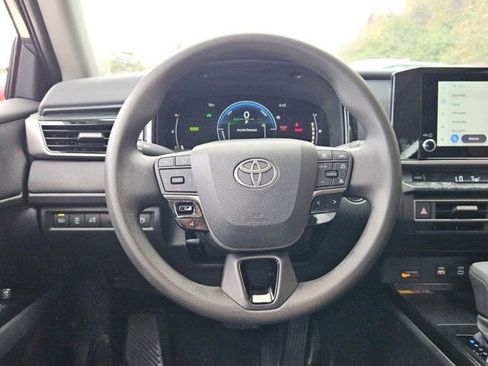 Used 2025 Toyota Camry LE image 22