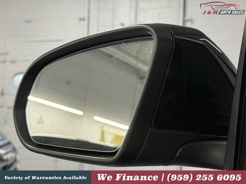Used 2021 Mercedes-Benz GLB 250 4MATIC image 30
