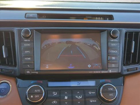 Used 2018 Toyota RAV4 Limited image 19