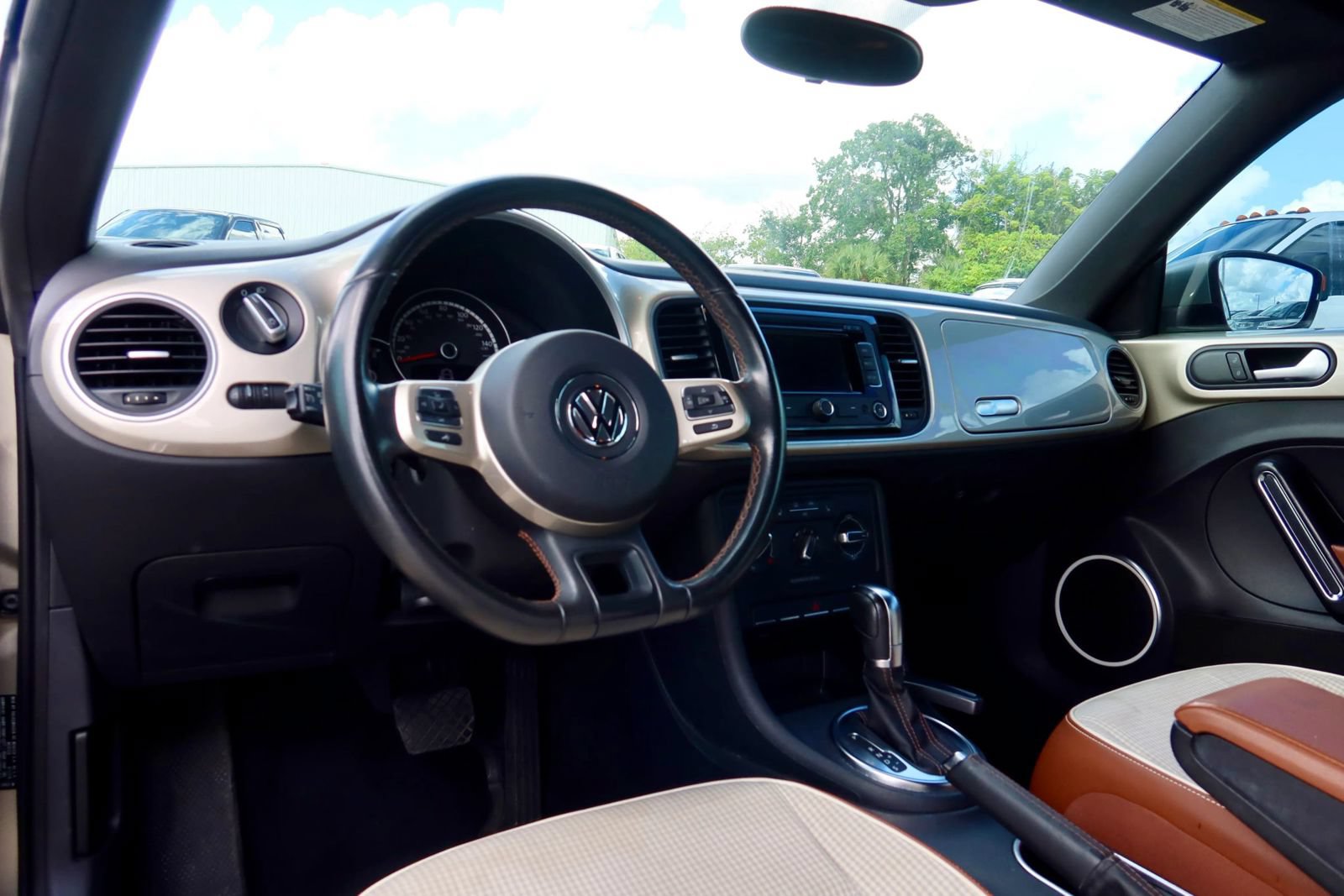 Used 2015 Volkswagen Beetle 1.8T FWD image 8