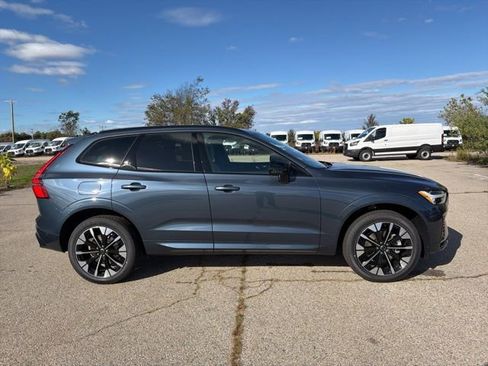 New 2026 Volvo XC60 B5 Plus w/ Protection Package Premier image 2