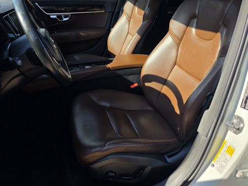 Used 2018 Volvo S90 T5 Momentum FWD image 25