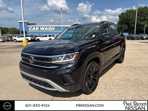 Used 2023 Volkswagen Atlas SE w/ Black Wheel Package FWD image 16