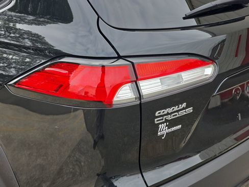 Used 2024 Toyota Corolla Cross LE image 39