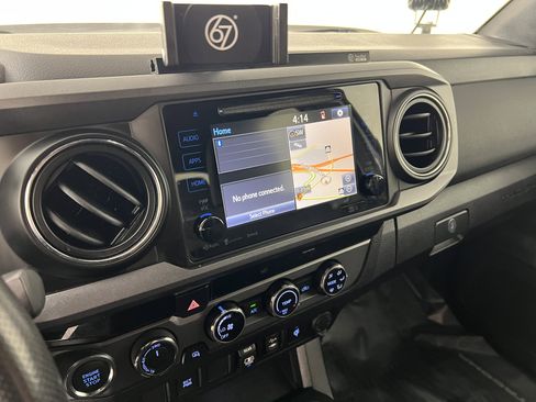 Used 2018 Toyota Tacoma TRD Off-Road image 26