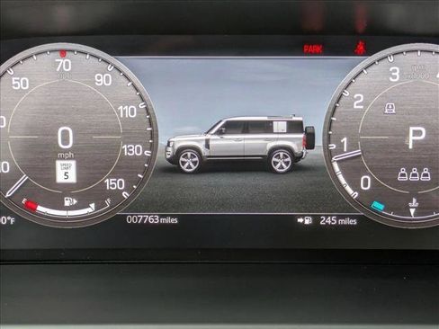 Certified 2025 Land Rover Defender 110 V8 AWD/4WD image 11