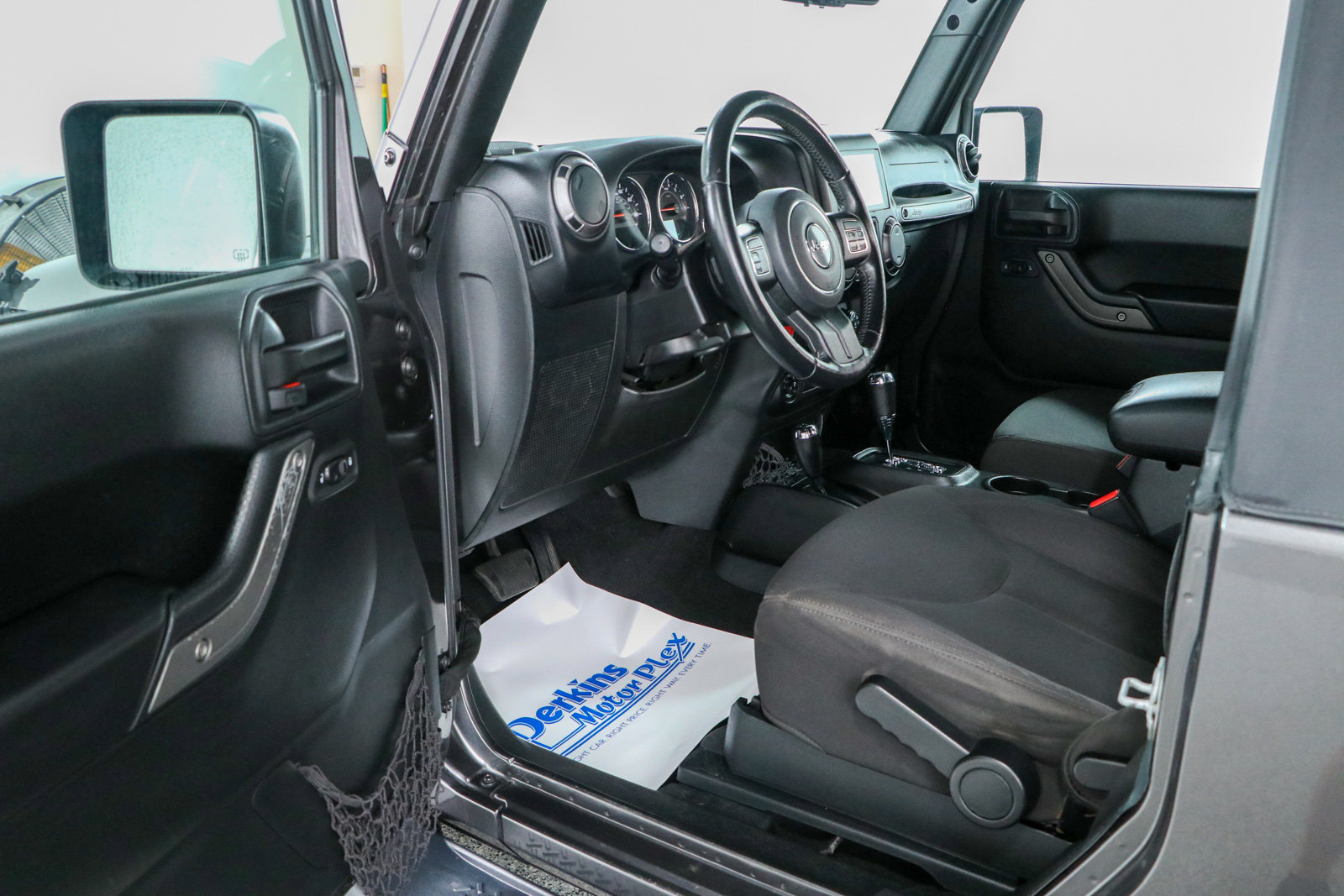 Used 2018 Jeep Wrangler Sport AWD/4WD image 3