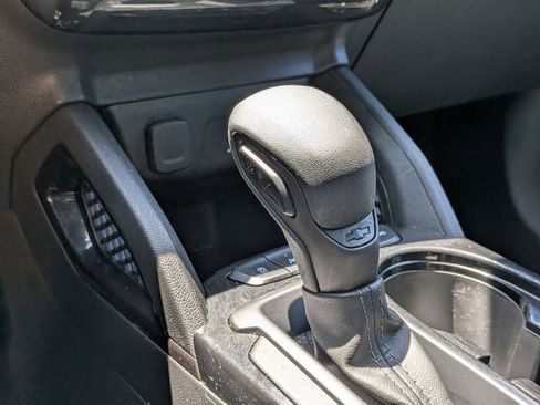 Used 2025 Chevrolet TrailBlazer LT AWD/4WD image 18