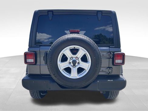 Used 2022 Jeep Wrangler Unlimited Sport AWD/4WD image 13