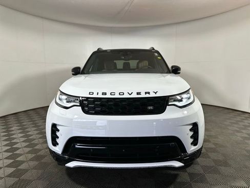Used 2025 Land Rover Discovery Dynamic SE image 2