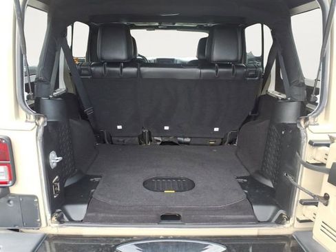 Used 2018 Jeep Wrangler Unlimited Sahara image 6