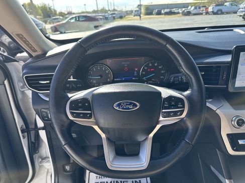 Used 2022 Ford Explorer XLT w/ Equipment Group 202A image 23