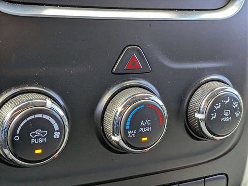 Used 2016 RAM 1500 Classic SLT image 8