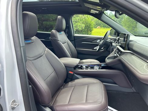 New 2026 Ford Explorer Platinum RWD image 17