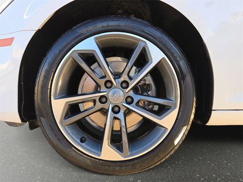 Used 2019 Audi A4 2.0T Premium image 35
