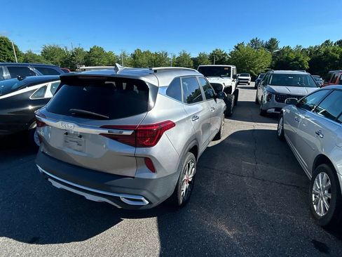 Certified 2023 Kia Seltos SX w/ SX Sunroof Package AWD/4WD image 9