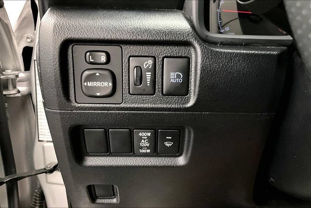 Used 2024 Toyota 4Runner SR5 AWD/4WD image 35