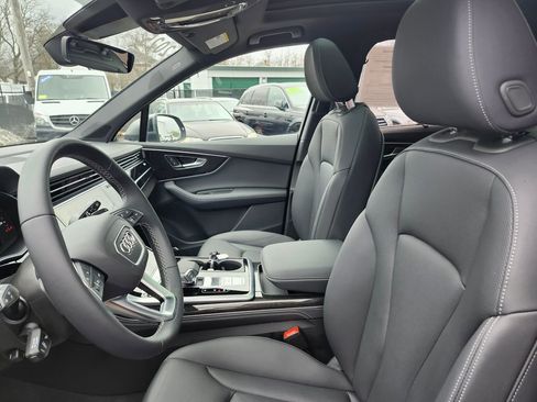 Certified 2025 Audi Q7 3.0T Premium Plus w/ Premium Plus Package AWD/4WD image 9