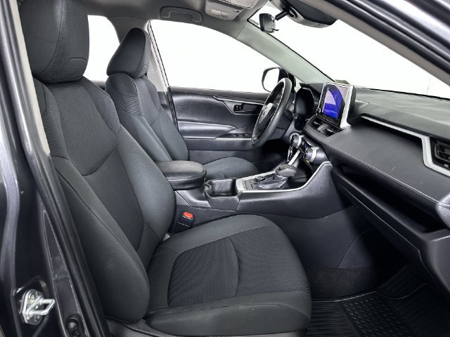 Used 2024 Toyota RAV4 LE AWD/4WD image 29