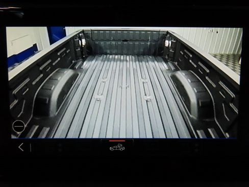 Used 2025 GMC Sierra 2500 AT4X image 23