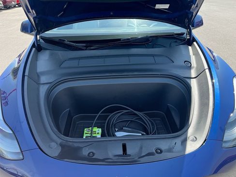 Used 2024 Tesla Model Y Long Range AWD/4WD image 32