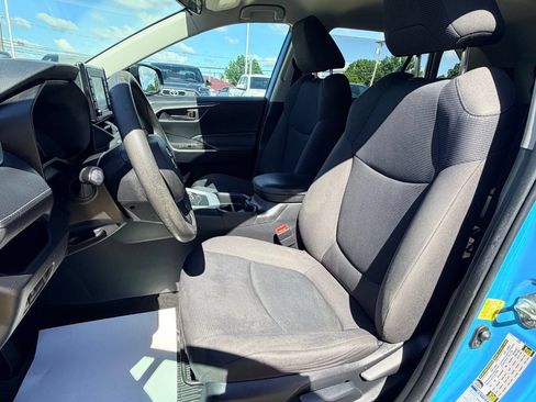 Used 2019 Toyota RAV4 LE w/ All Weather Liner Package AWD/4WD image 9
