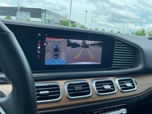Used 2025 Mercedes-Benz GLE 450 4MATIC w/ Winter Package image 17