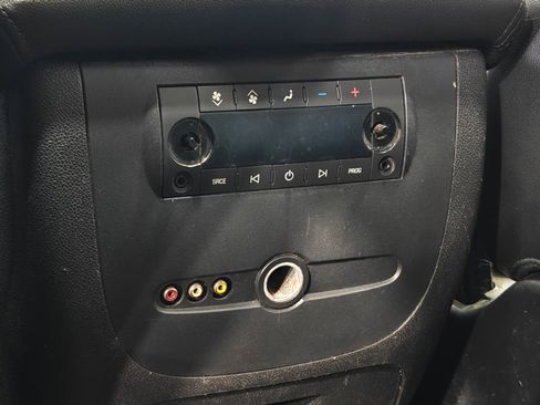 Used 2013 Chevrolet Suburban LT image 32