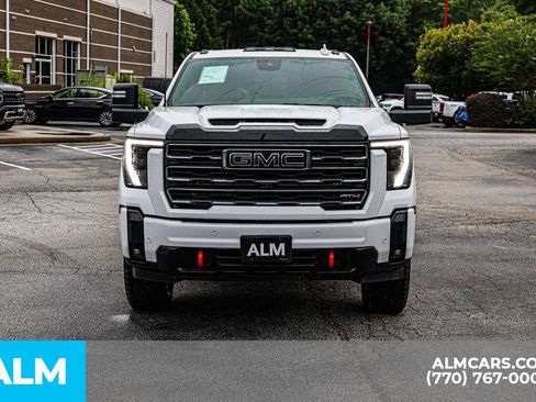 Used 2025 GMC Sierra 2500 AT4 w/ Technology Package AWD/4WD image 11