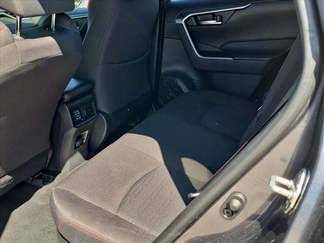 Used 2025 Toyota RAV4 SE AWD/4WD image 16