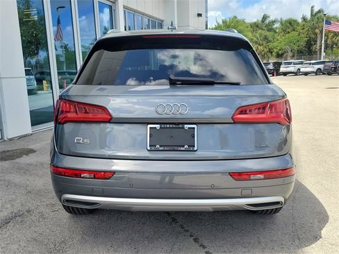 Used 2020 Audi Q5 2.0T Premium w/ Convenience Package image 5