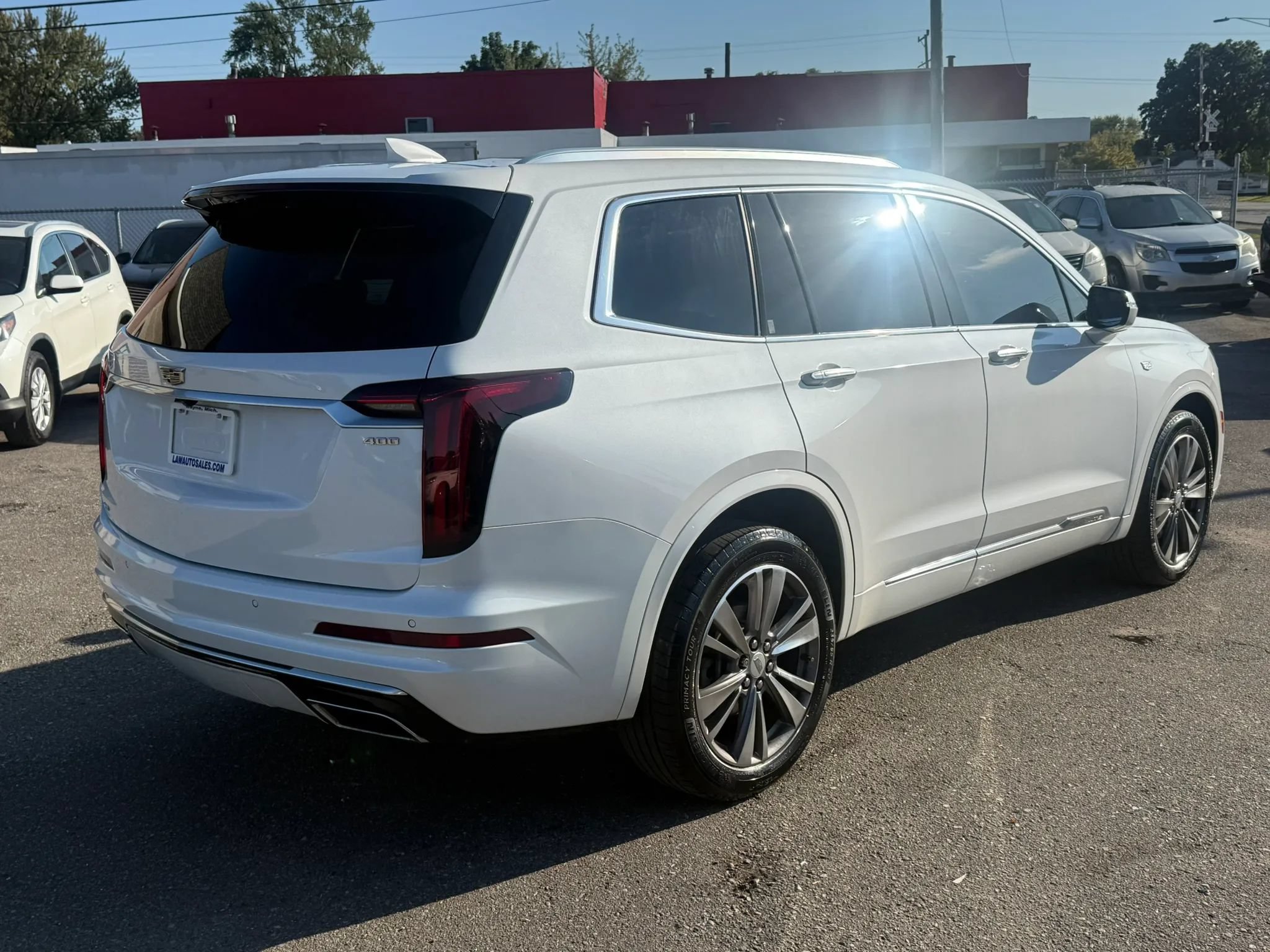 Used 2021 Cadillac XT6 Premium Luxury w/ LPO, Floor Liner Package AWD/4WD image 3