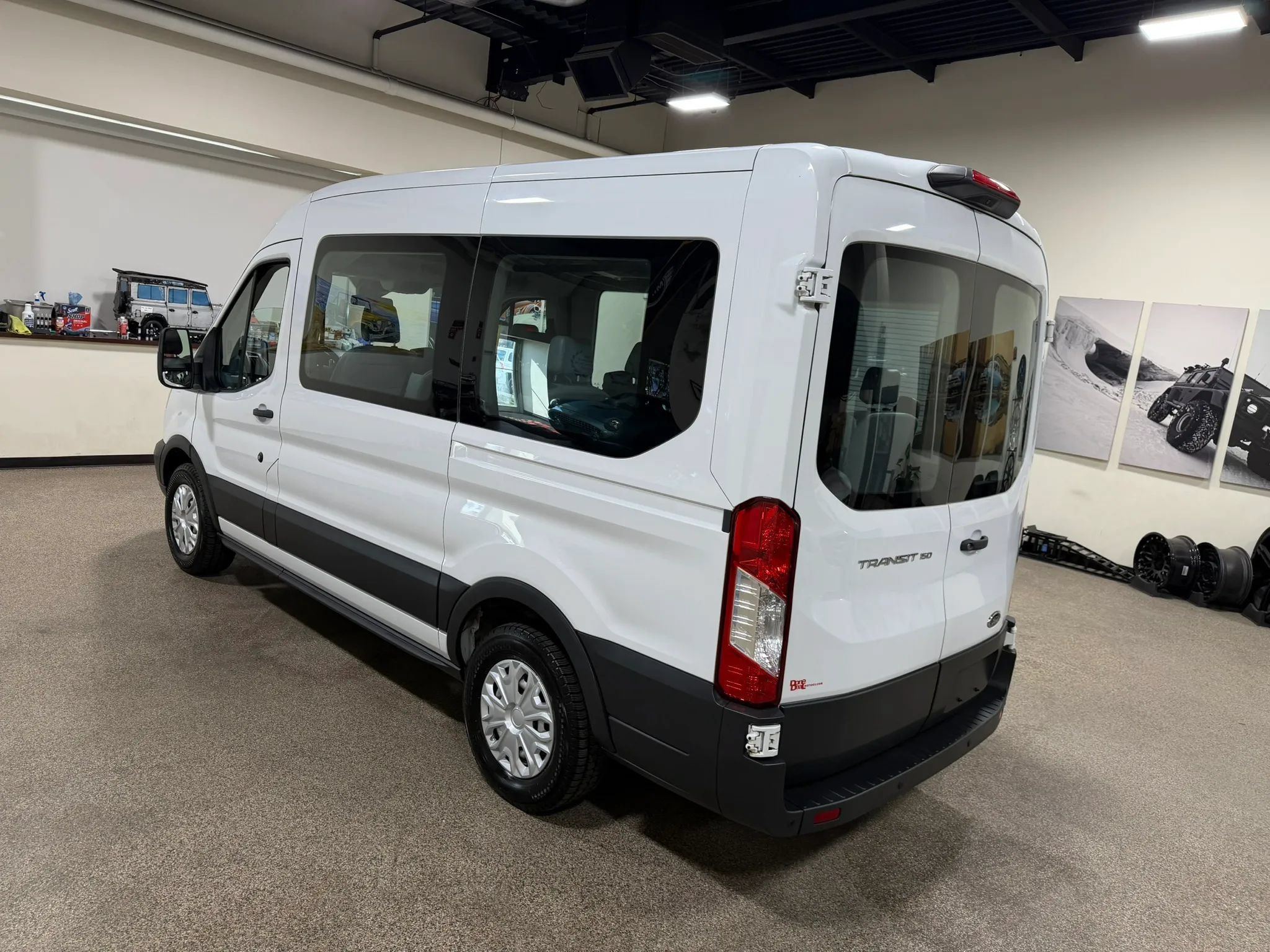 Used 2018 Ford Transit 150 XL RWD image 19