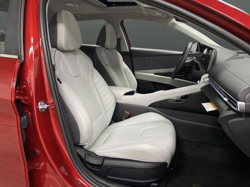 New 2026 Hyundai Elantra Limited image 30