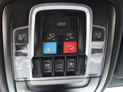 Used 2026 RAM 2500 Limited AWD/4WD image 18