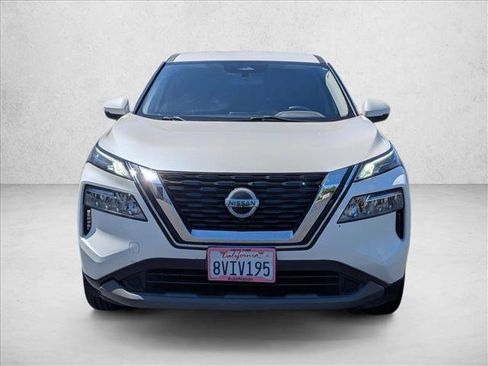 Used 2021 Nissan Rogue SV FWD image 2