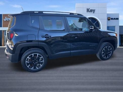Used 2023 Jeep Renegade Latitude image 11