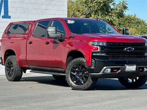 Used 2021 Chevrolet Silverado 1500 LT Trail Boss image 2