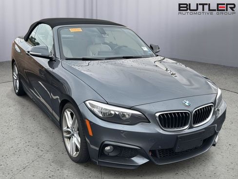 Used 2017 BMW 230i Convertible image 4