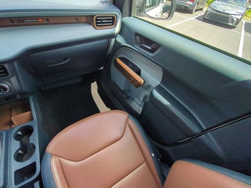 Used 2022 Ford Maverick Lariat w/ Equipment Group 500A Standard AWD/4WD image 16