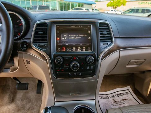Used 2015 Jeep Grand Cherokee Overland image 14