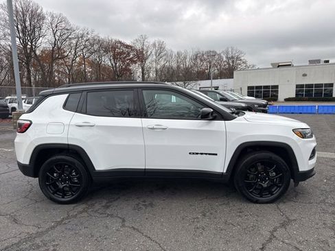 Used 2022 Jeep Compass Altitude image 16